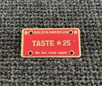 PIN - GOLDEN AMERICAN - TASTE 25 - ON THE ROAD AGAIN, Verzenden, Gebruikt, Overige onderwerpen, Speldje of Pin