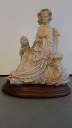 vintage beeld : vrouw met kindjes A.Belcari, Antiek en Kunst, Ophalen of Verzenden