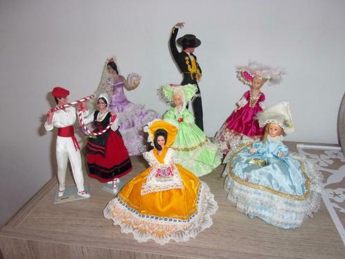 8 poupées folkloriques dont plusieurs de marque AU CHOIX, Collections, Poupées, Utilisé, Poupée, Enlèvement ou Envoi