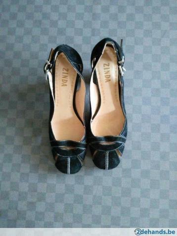 ZINDA zwarte suède schoenen maat 37.5  , houten hak van 8cm