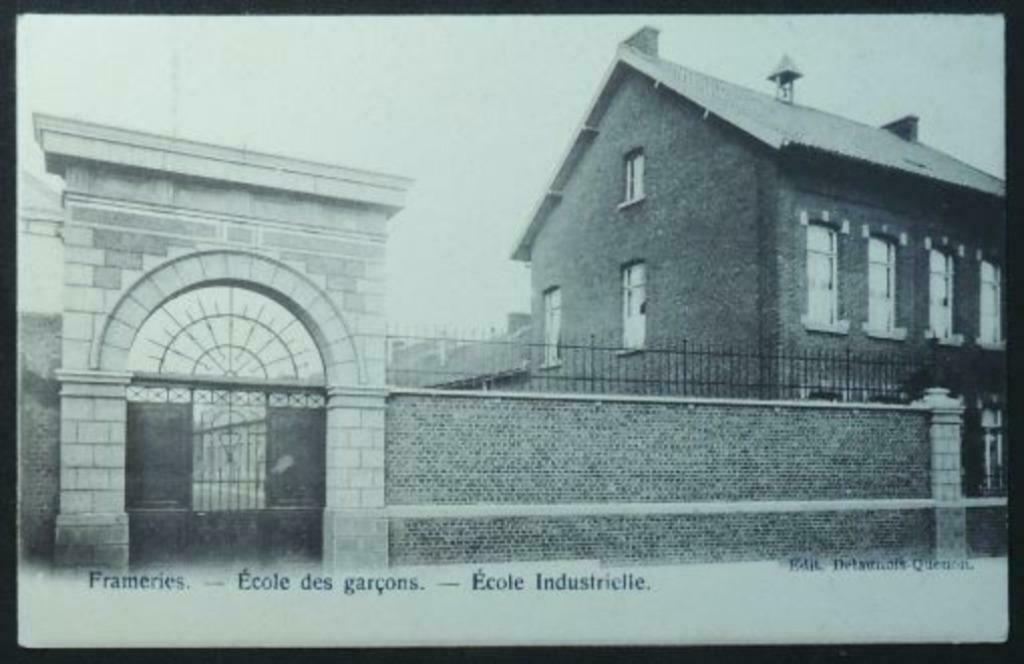 Postkaart Frameries  - Jongensschool - Industriële school, Ophalen of Verzenden, Ongelopen, Henegouwen