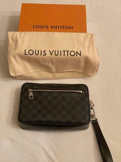 Louis vuitton kasai clutch nieuw, Bijoux, Sacs & Beauté, Sacs | Sacs à dos, Comme neuf, Autres marques, 25 à 40 cm, Moins de 30 cm