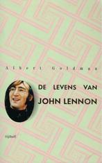 Boek de levens van john Lennon, Boeken, Verzenden, Gelezen