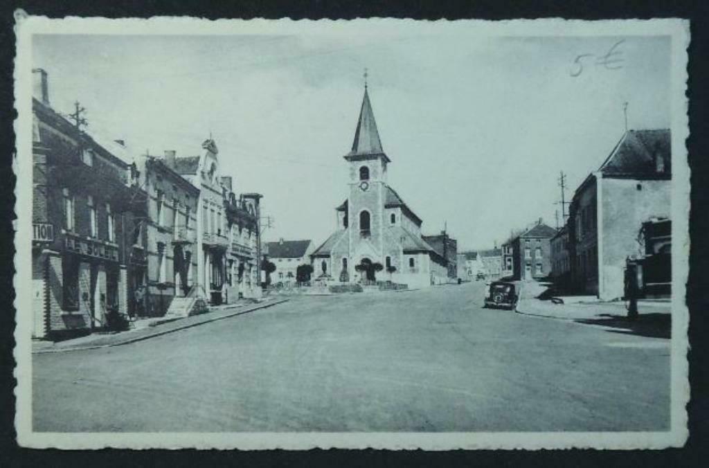Carte Postale Sivry – L’Eglise et la Place, Ophalen of Verzenden, Ongelopen, Henegouwen