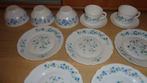 Vaisselle Arcopal - Veronica - fleurs bleues, Maison & Meubles, Comme neuf, Service complet, Enlèvement ou Envoi