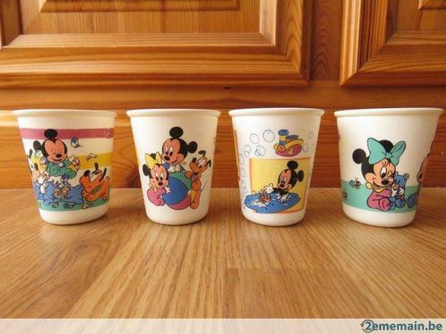 4 superbe tasses bébé mickey minnie pluto dingo en plastique, Enfants & Bébés, Aliments pour bébé & Accessoires, Utilisé, Autres types