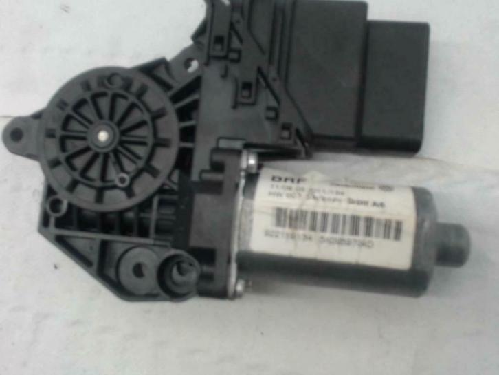 moteur de  leve vitre arriere  droit  VOLKSWAGEN golf  6, Autos : Pièces & Accessoires, Vitres & Accessoires, Volkswagen, Enlèvement