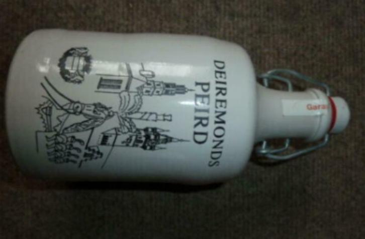 # stenen fles / kruik DEIREMONDS PEIRD ros beiaard jenever, Verzamelen, Biermerken, Gebruikt, Flesje(s), Overige merken, Ophalen of Verzenden