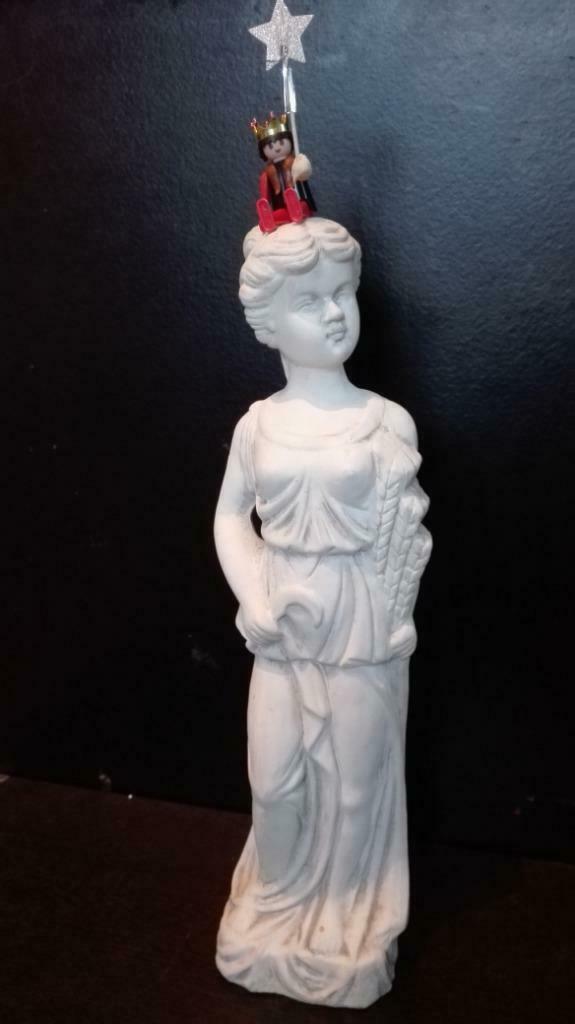 45) groot beeldje "oogstmeisje", Antiek en Kunst, Kunst | Beelden en Houtsnijwerken, Ophalen of Verzenden