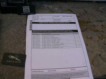 JAGUAR XJ 2010 manuel utilisateur/carnet services  FRANCAIS beschikbaar voor biedingen