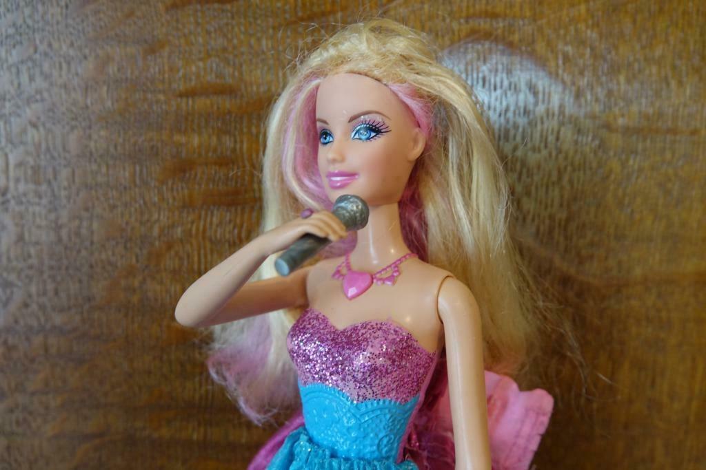 duidelijkheid Nationaal Lief ② Barbie 1998 zingende prinses en popstar — Speelgoed | Poppen — 2dehands