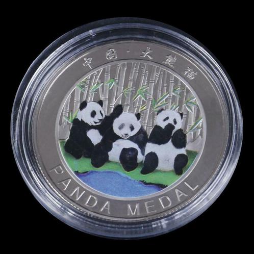 China - 'Silver Plated/Colored bar - Panda' - UNC, Postzegels en Munten, Edelmetalen en Baren, Verzenden
