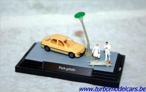 Ford Escort "ongeval" 1/87 Bush, Hobby & Loisirs créatifs, Voitures miniatures | 1:87, Comme neuf, Voiture, Autres marques, Enlèvement ou Envoi