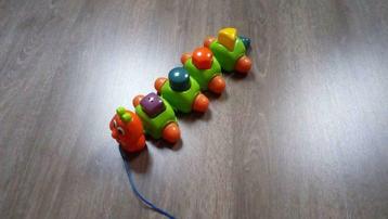 Rupsje, met vormpjes voor fijne motoriek beschikbaar voor biedingen