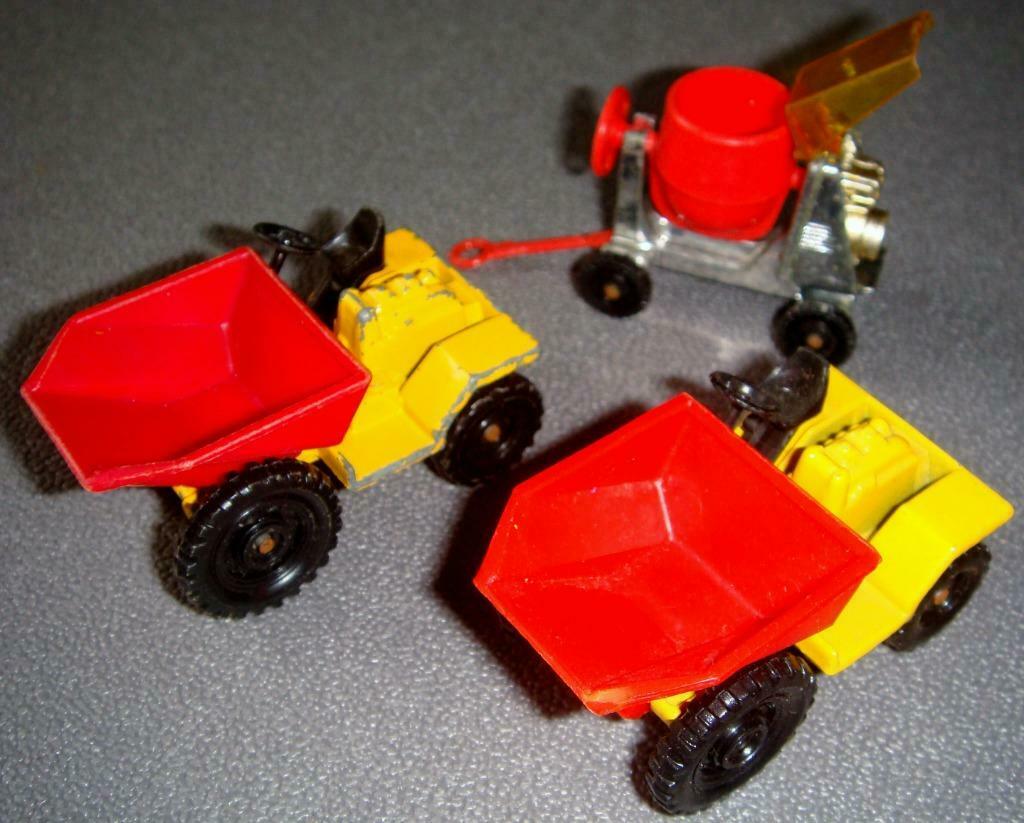 2 Skip Truck + 1 Site Cement Mixer, pack 2514, 1973, Corgi, Verzamelen, Poppetjes en Figuurtjes, Gebruikt, Ophalen of Verzenden