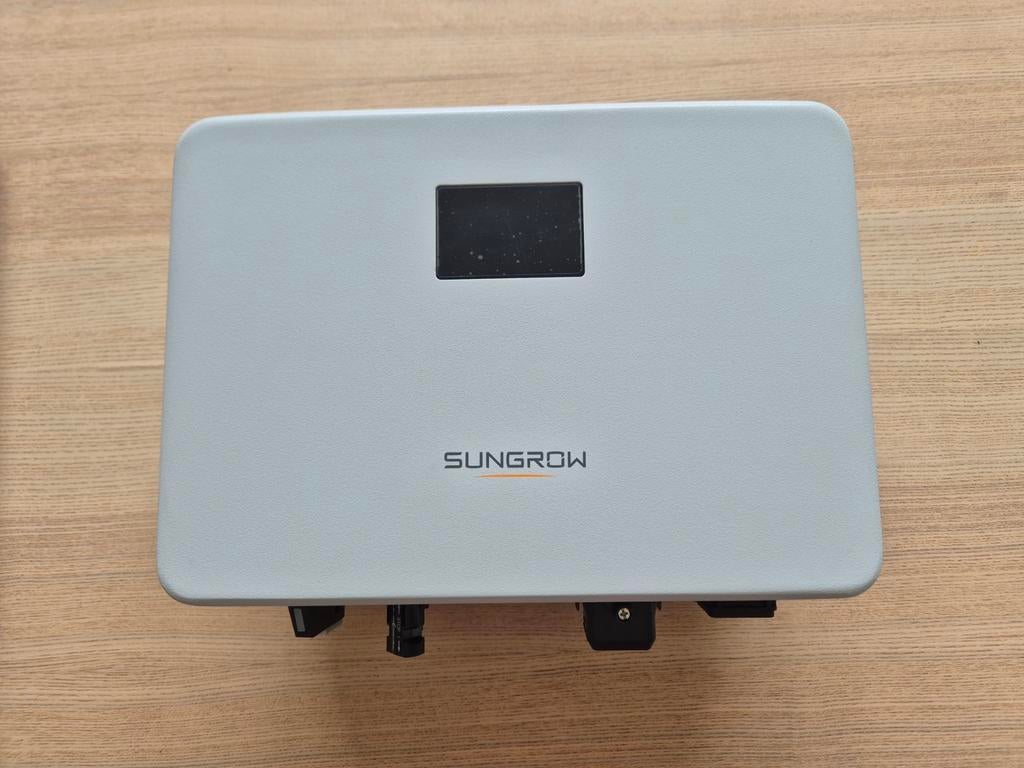 Omvormer zonnepanelen Sungrow, Doe-het-zelf en Bouw, Zonnepanelen en Toebehoren, Ophalen, Zo goed als nieuw, Compleet systeem
