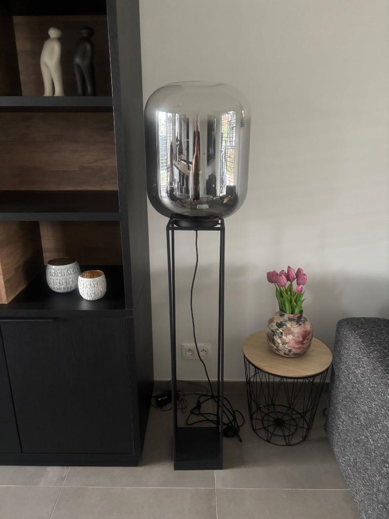 Vloerlamp eglo smoked glas als nieuw, Verre, Comme neuf, Enlèvement, 100 à 150 cm