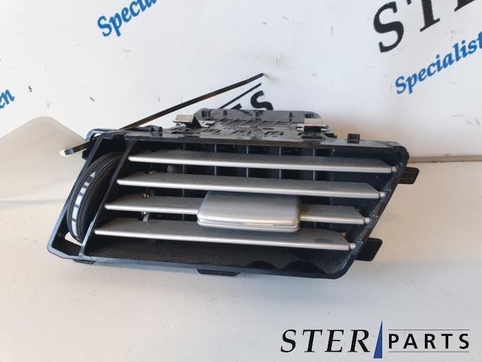 Grille aération tableau de bord d'un Mercedes E-Klasse, 3 mois de garantie, Utilisé, -, -