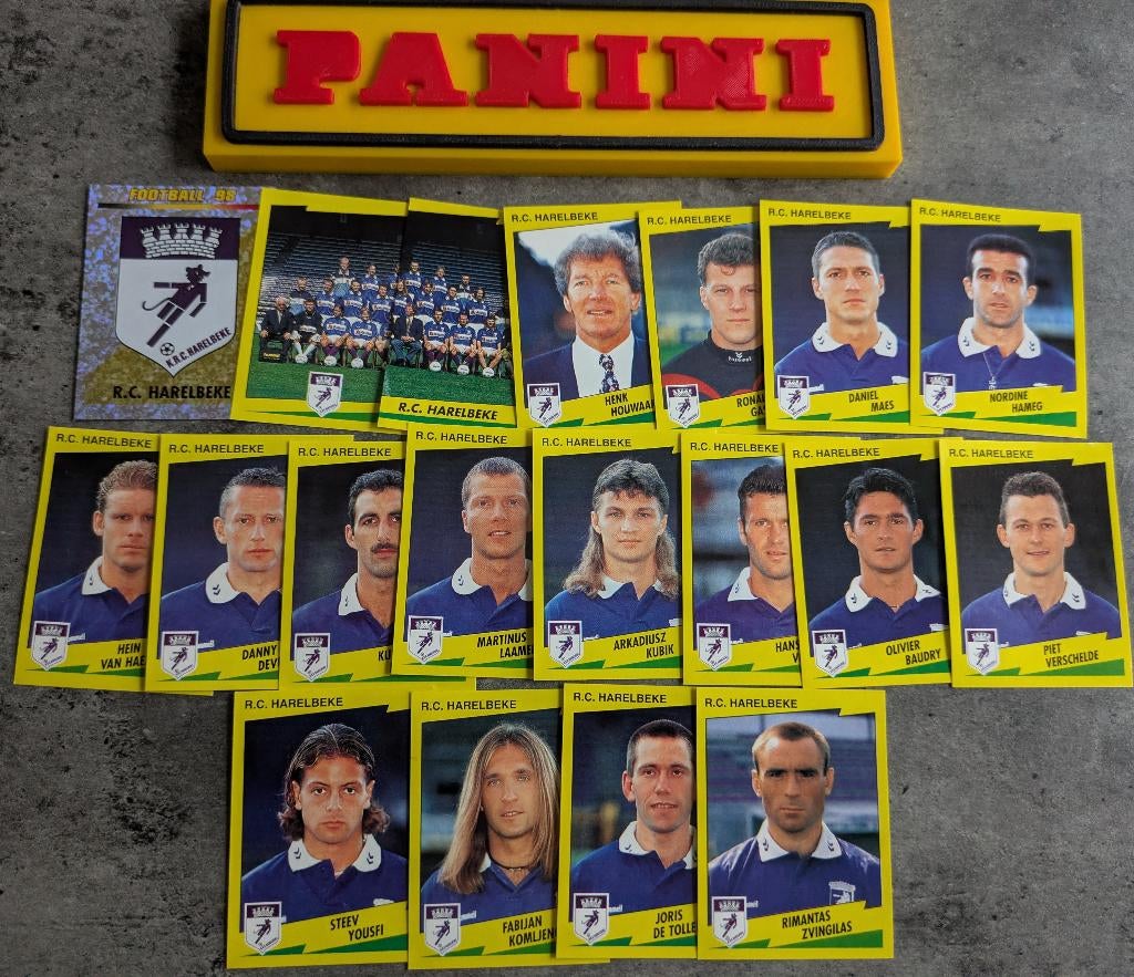 AUTOCOLLANTS PANINI FOOTBALL 98 19 1998 HARELBEKE RC FOOT, Enlèvement ou Envoi, Neuf