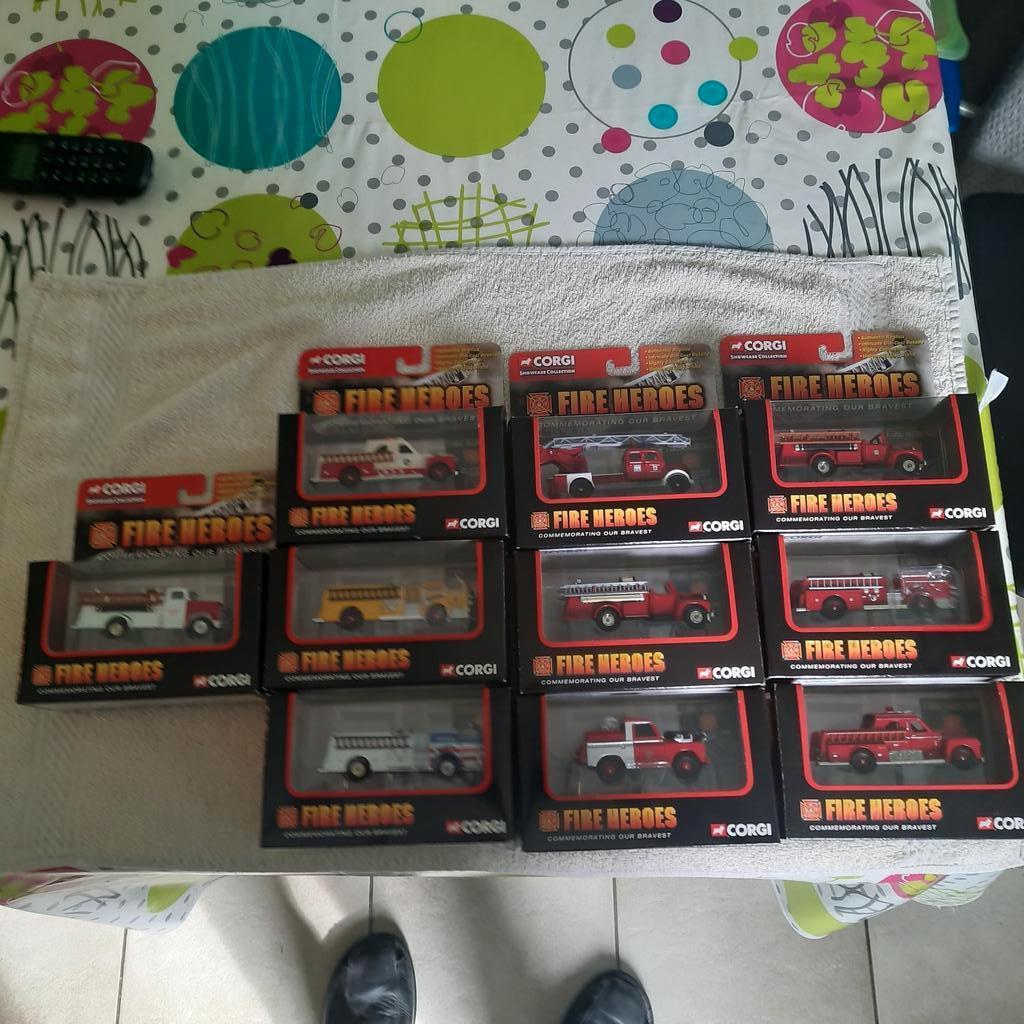 CORGI TOYS 10 CAMIONS DE POMPIERS *NEUF*MIB* PRIX POUR LOT., Hobby & Loisirs créatifs, Voitures miniatures | 1:50, Neuf, Bus ou Camion