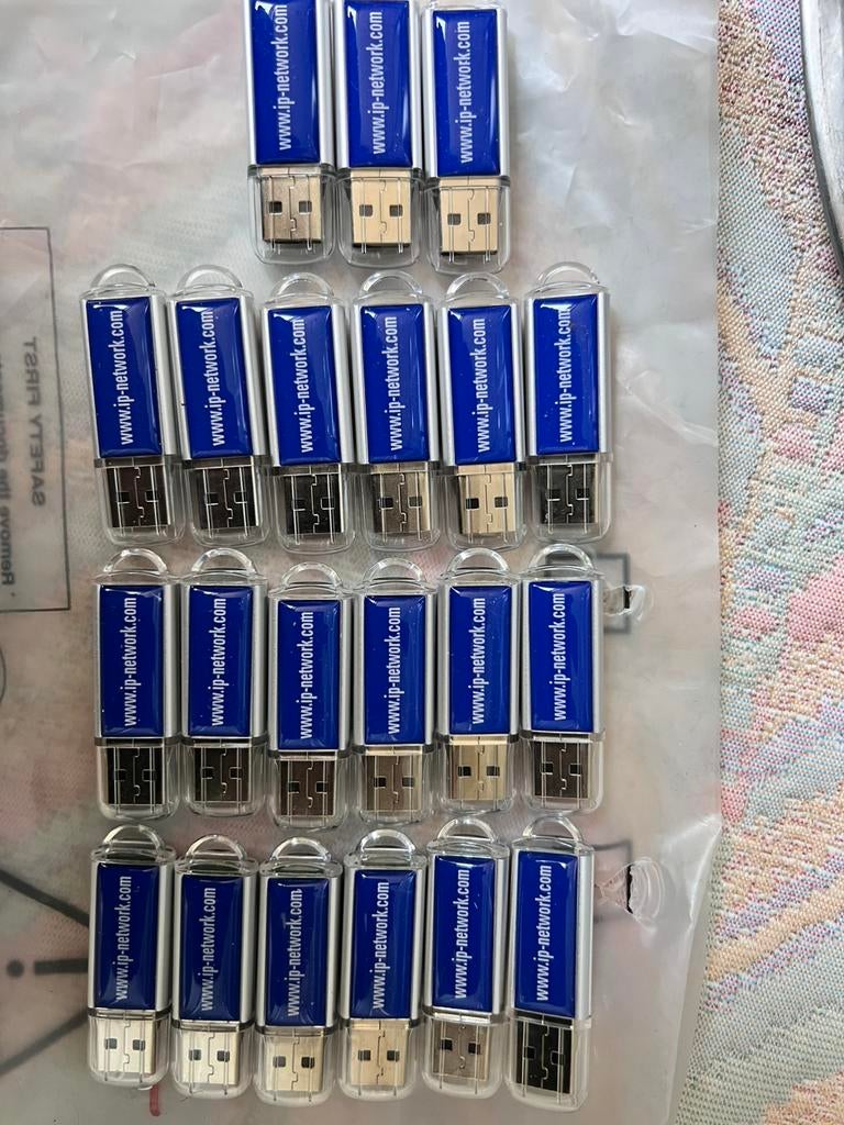 Lots clefs usb neuf, Hobby en Vrije tijd, Naaimachines en Toebehoren, Ophalen of Verzenden, Nieuw