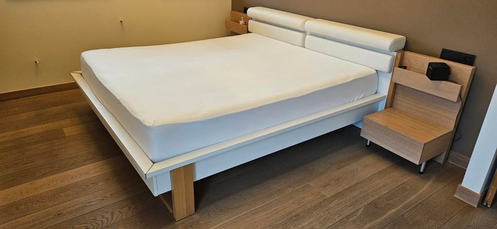 Bed Hülsta 180x200 + nachtkastjes, Enlèvement