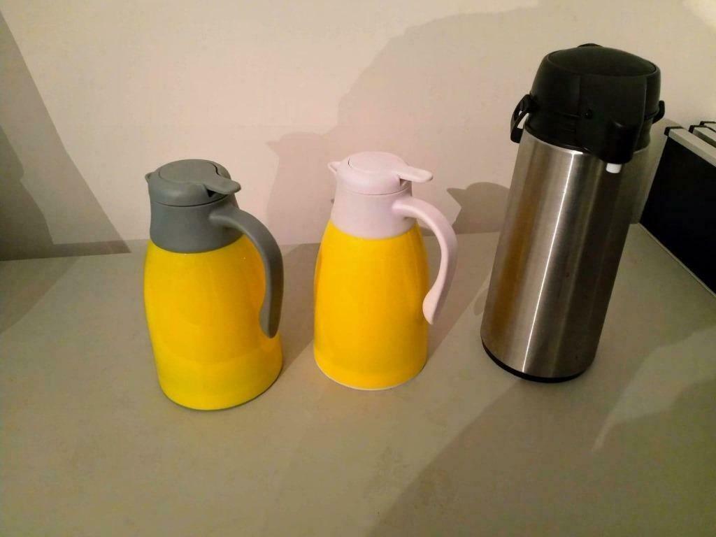 THERMOSKAN/ISOLEERKAN & Thermoskan MET Pomp... ALS NIEUW, Ophalen of Verzenden, Nieuw