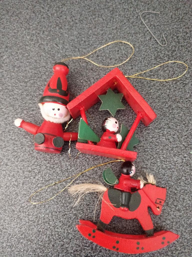 Kerst hangertjes in het hout, Diversen, Ophalen of Verzenden