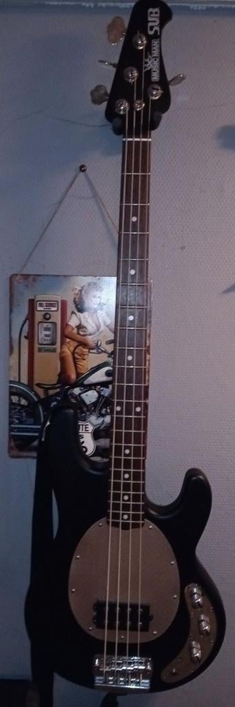 Ernie ball Music Man sub bass USA, Musique & Instruments, Enlèvement ou Envoi, Comme neuf, Électrique