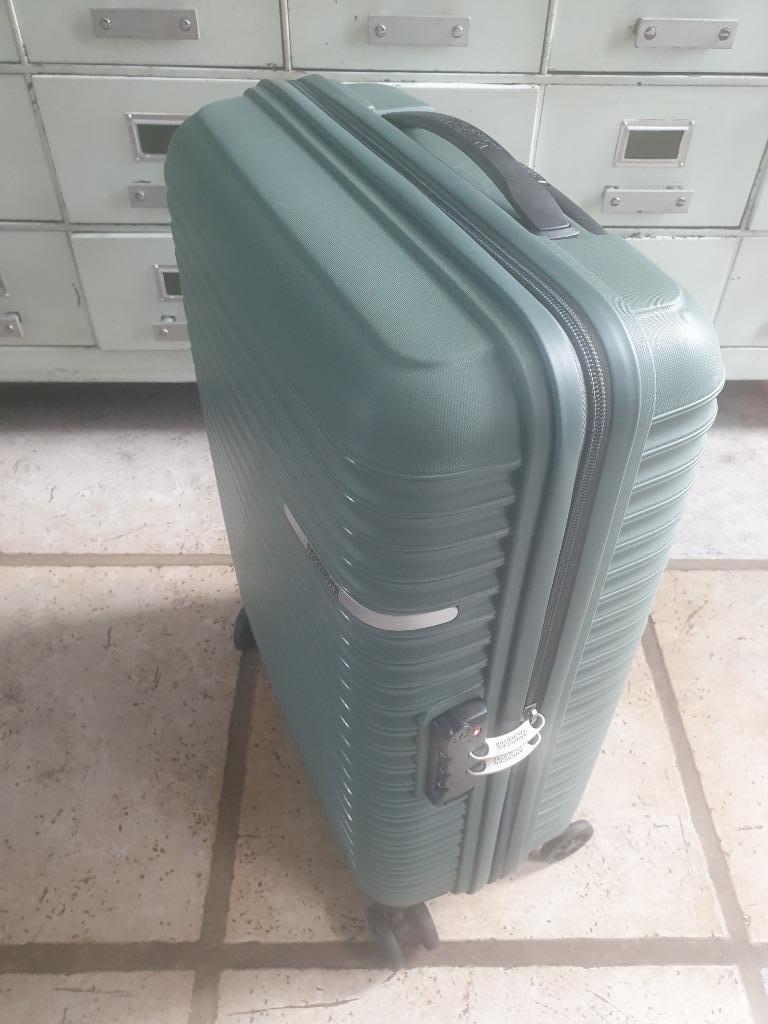 gloednieuwe reiskoffer American Tourister, Neuf, 35 à 45 cm, Plastique dur, Enlèvement