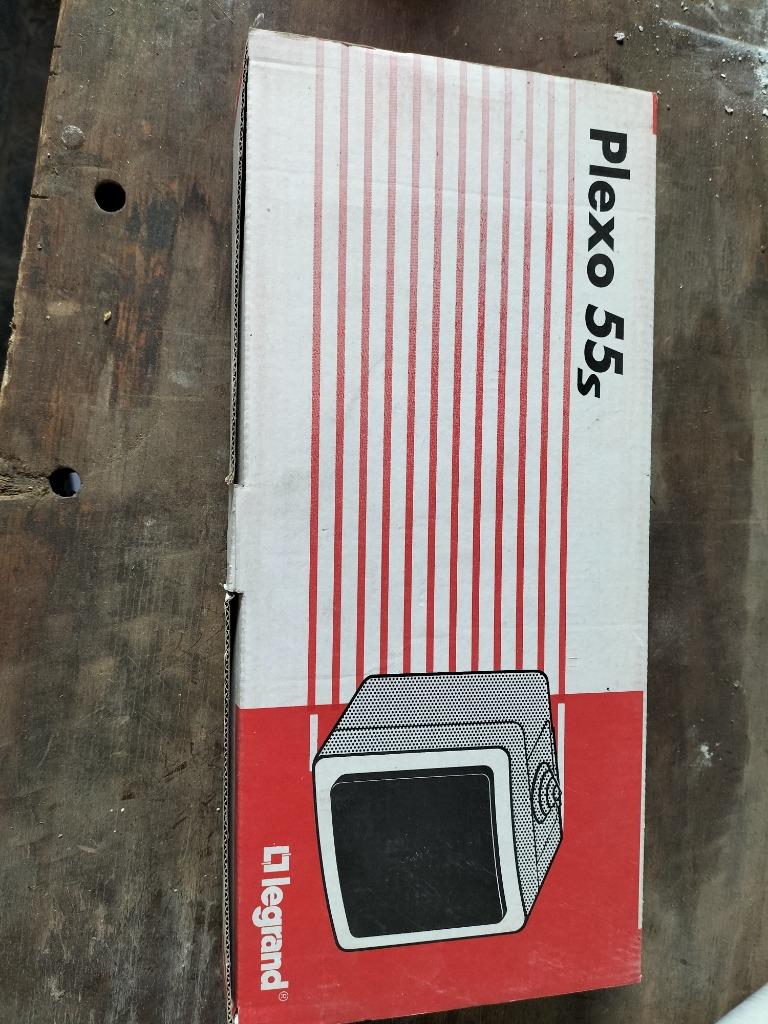 Legrand plexo 55 s, Ophalen, Nieuw, Stopcontact
