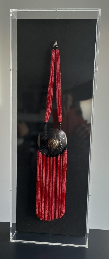 Afrikaanse halsketting, Ophalen, Nieuw