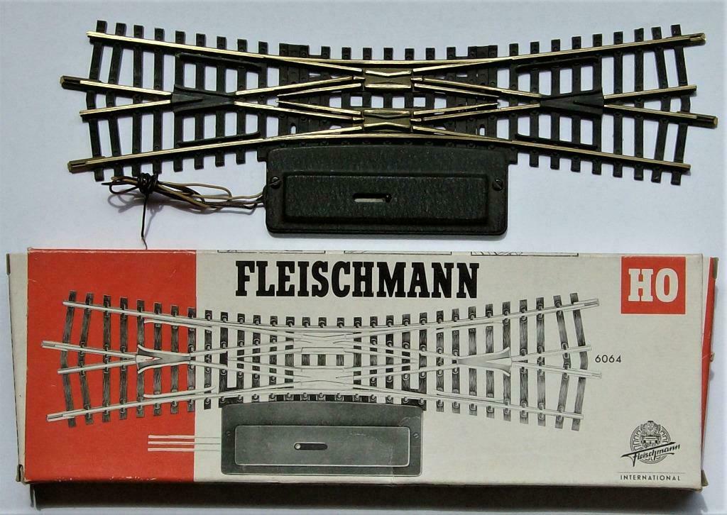 Fleischmann HO dubbele doorvoerkoppeling met elektromagneet, Ophalen of Verzenden, Gebruikt, Rails, Fleischmann