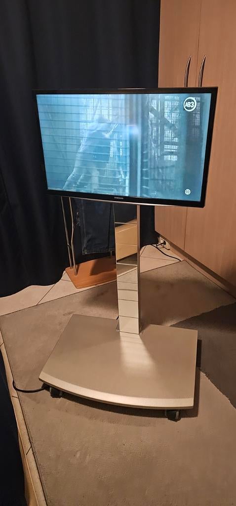 TV Samsung avec support plus chromecast, Enlèvement ou Envoi, Comme neuf