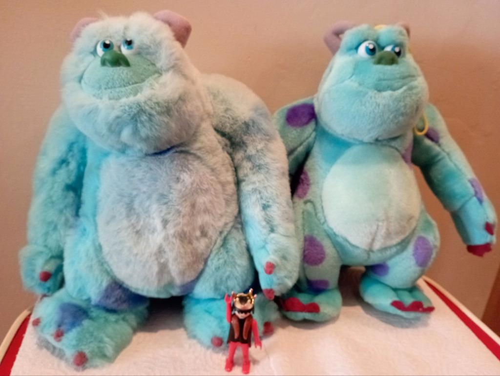 647) 2 mooie monster inc sulley pluche 7, Enfants & Bébés, Jouets | Peluches, Comme neuf, Autres types, Enlèvement ou Envoi