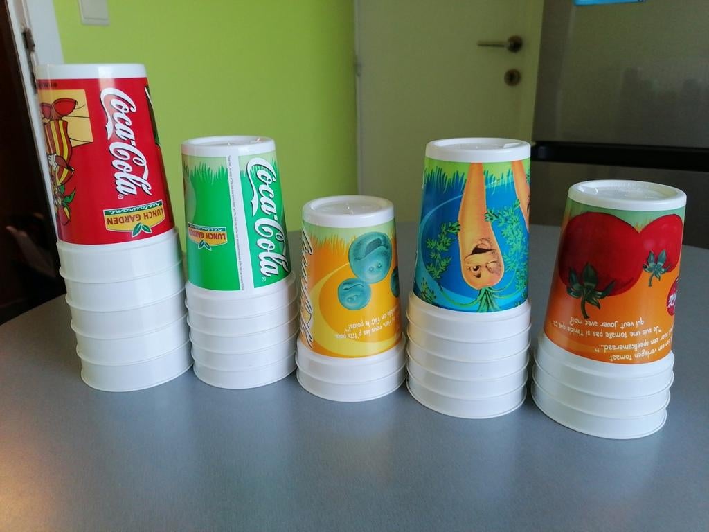 Lot met plastieken bekers 20 stuks, Enlèvement ou Envoi