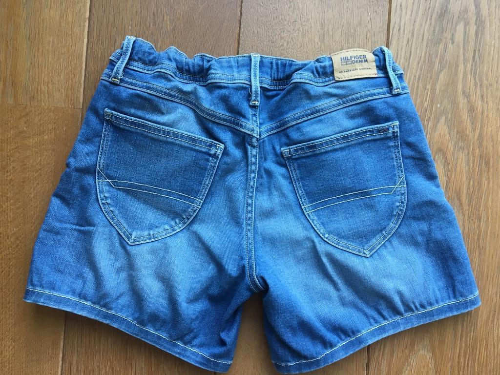 shortje tieners tommy hilfiger maaat 176, Broek, Meisje, Ophalen of Verzenden, Tommy Hilfiger