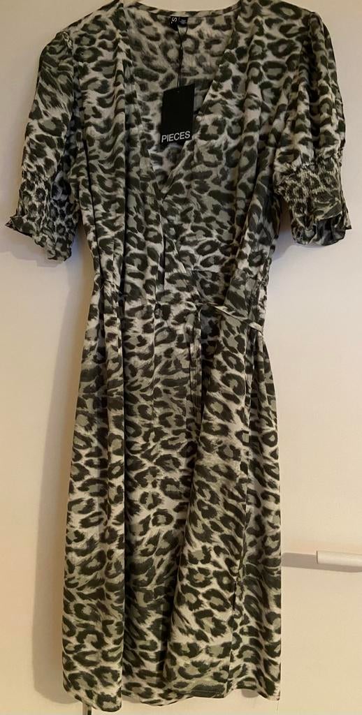 Robe portefeuille à imprimé animalier à manches bouffantes, Enlèvement ou Envoi, Vert, Pieces, Sous le genou