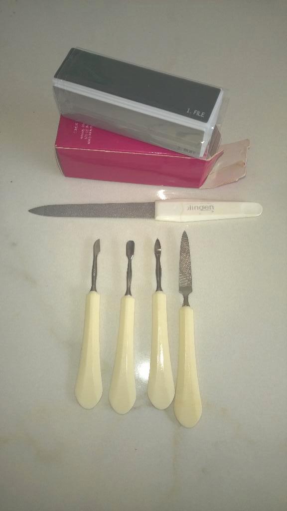 Blokvijl + nagelknipper + oud setje manicure, Ophalen of Verzenden, Zo goed als nieuw