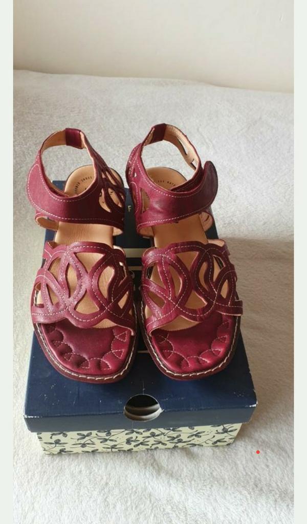 Sandalen Think maat 38 zo goed als nieuw, Kleding | Dames, Schoenen, Ophalen of Verzenden, Zo goed als nieuw