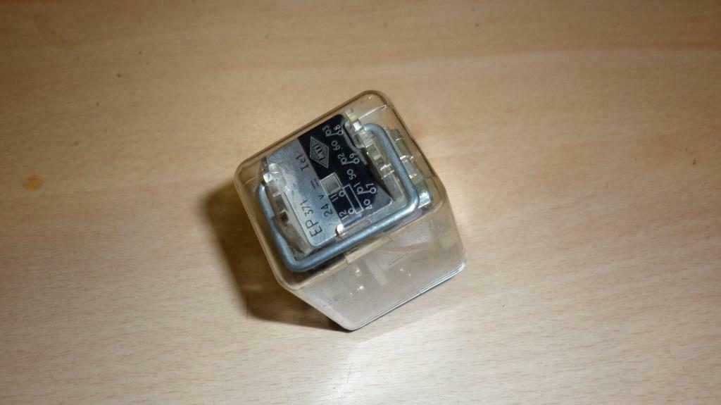 Relais universel MTI EP371 24V= IC1 non testé, Autres marques, Enlèvement ou Envoi, Transformateur ou Alimentation, Courant continu