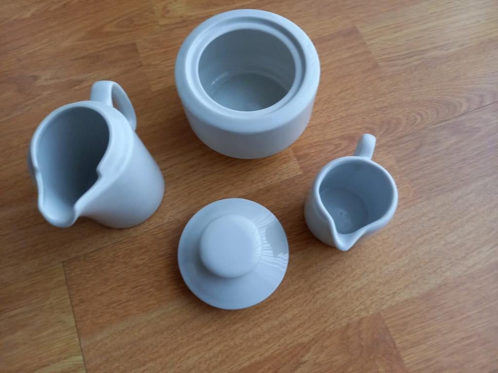 SERVICE A CAFE EN PORCELAINE BLANCHE, Enlèvement ou Envoi, Comme neuf, Porcelaine