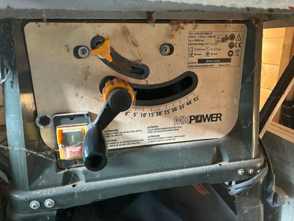 machine à scier, 600 à 1200 watts, 30 à 70 mm, Enlèvement, Utilisé