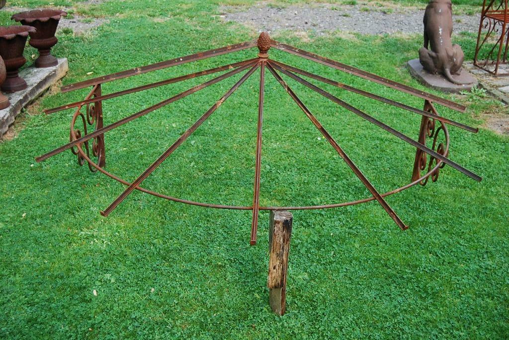 Marquise en fer forgé (modèle demi lune petit modèle), Services & Professionnels, Rénovation de Façade & Jointoyeurs, Rénovation de façade