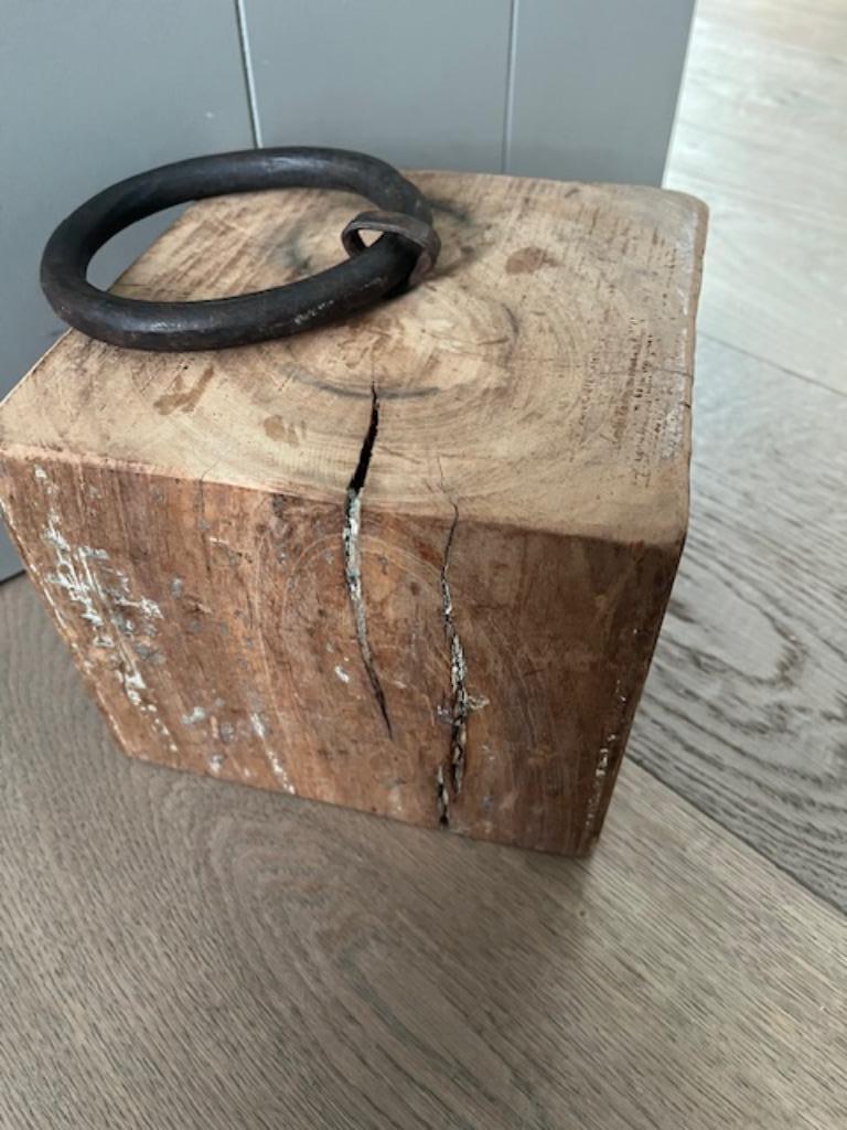 Deurstopper massief hout met ring -Robuust- Vierkant, Ophalen of Verzenden, Zo goed als nieuw, Binnen