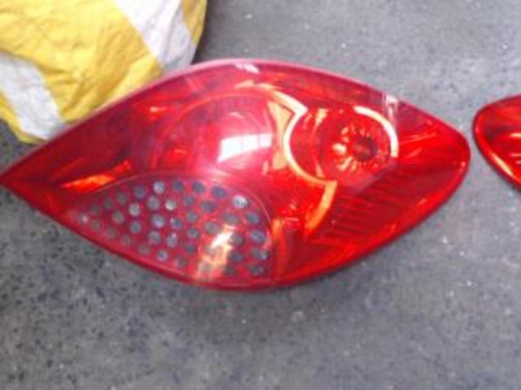 Feu arrière droit Peugeot 207 2006-2013 LP/14041, Enlèvement, Utilisé, Peugeot