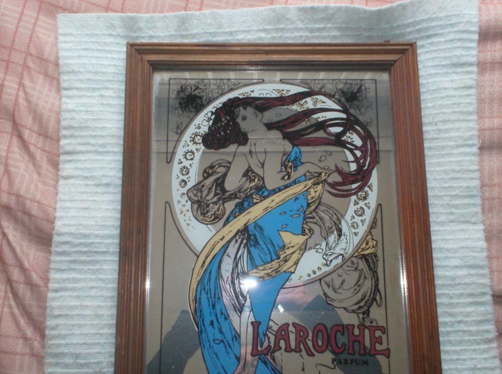 La Roche parfum spiegel, Ophalen