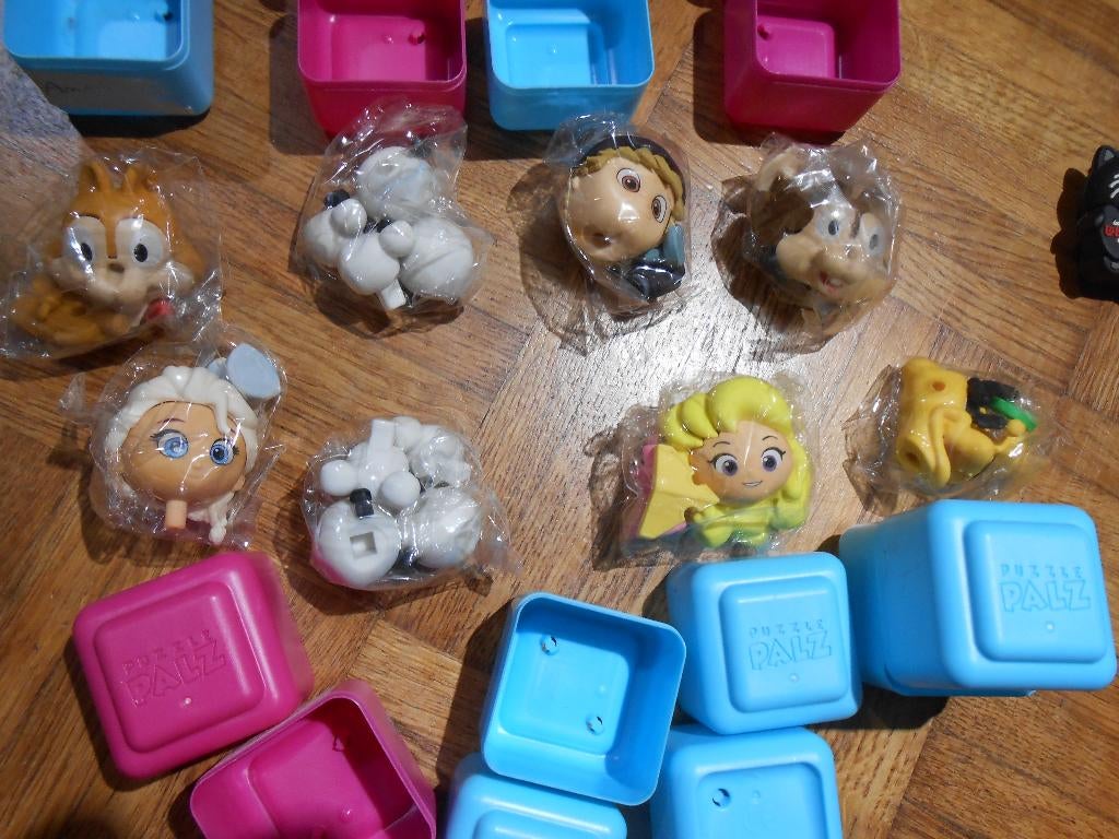 LOT de 26 gommes Puzzle Palz Disney dont 8 neuves emballées, Enlèvement, Comme neuf