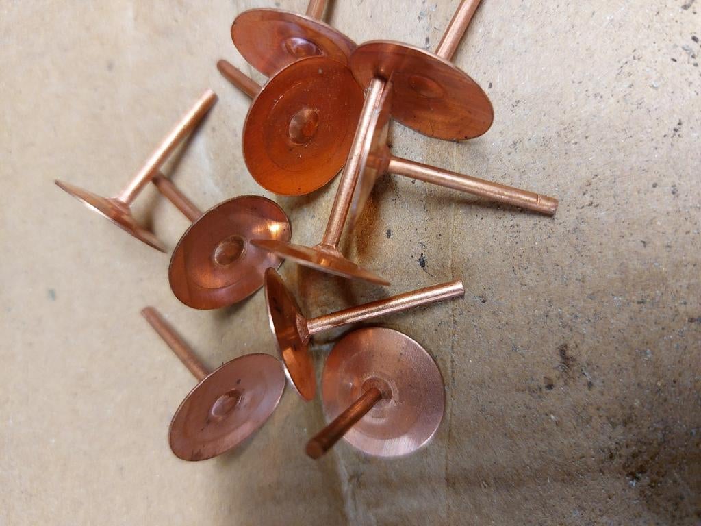 Koperen nagels (geel+rood koper), Ophalen