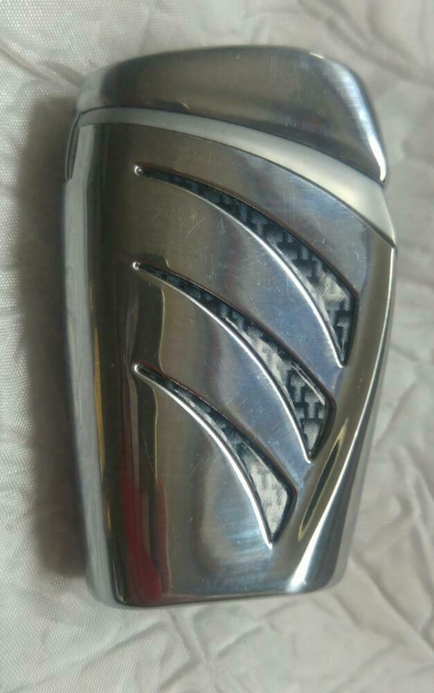 Briquet Aansteker Marlboro Shark, Ophalen of Verzenden, Zo goed als nieuw, Aansteker